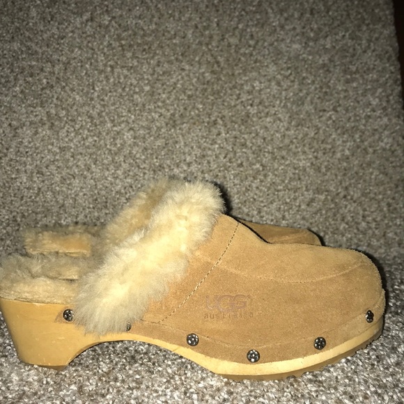 UGG Girls Clog Tan  "K Kalie II” - Picture 1 of 4